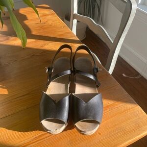 Leather Clogs with Wooden Platform Heels (37)